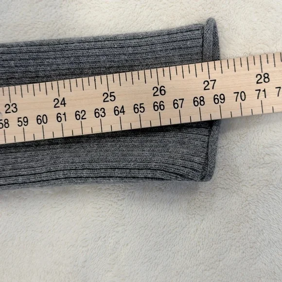 Aeropostale Gray V-Neck Large Women’s Sweater - Picture 5 of 6